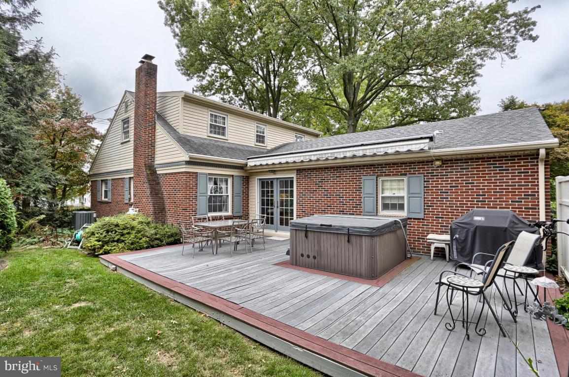 EAST PETERSBURG - Residential