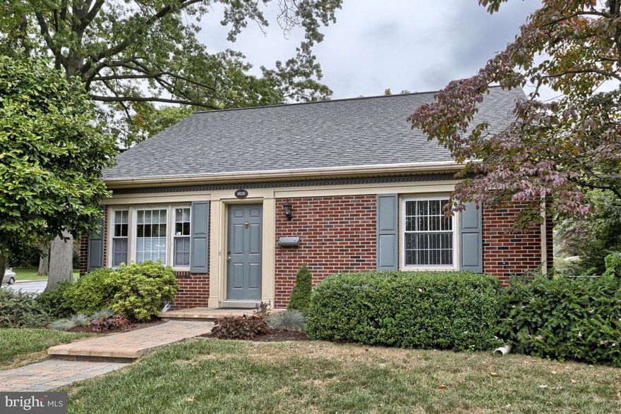 3 bedroom brick cape cod in East Petersburg on corner lot. Hardwood flooring, breakfast bar in kitchen, fireplace in den and finished lower level with wet bar.  Rear deck and partially fenced in backyard. Convenient location.