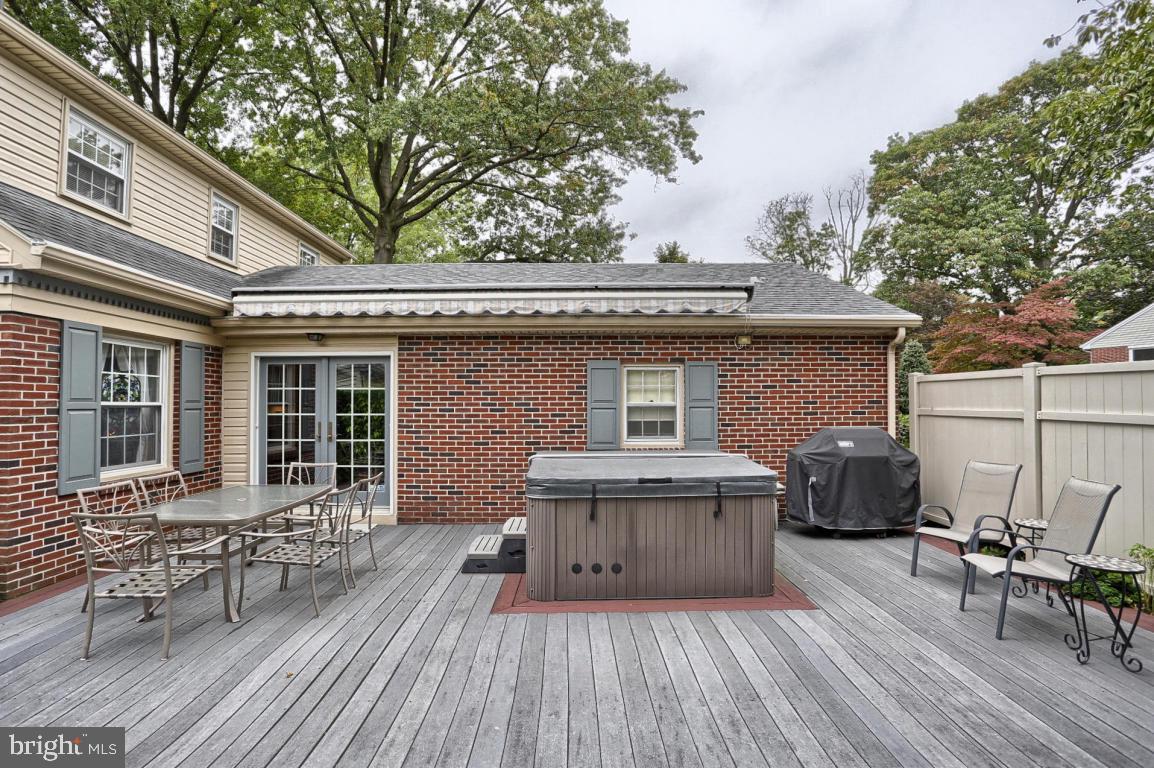 EAST PETERSBURG - Residential