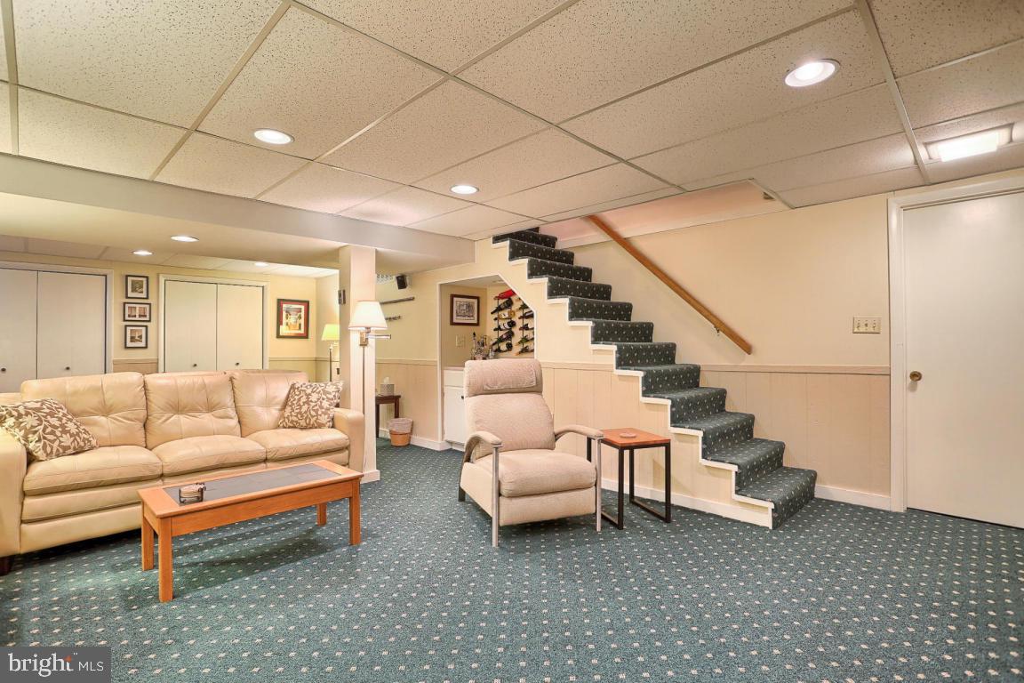 EAST PETERSBURG - Residential
