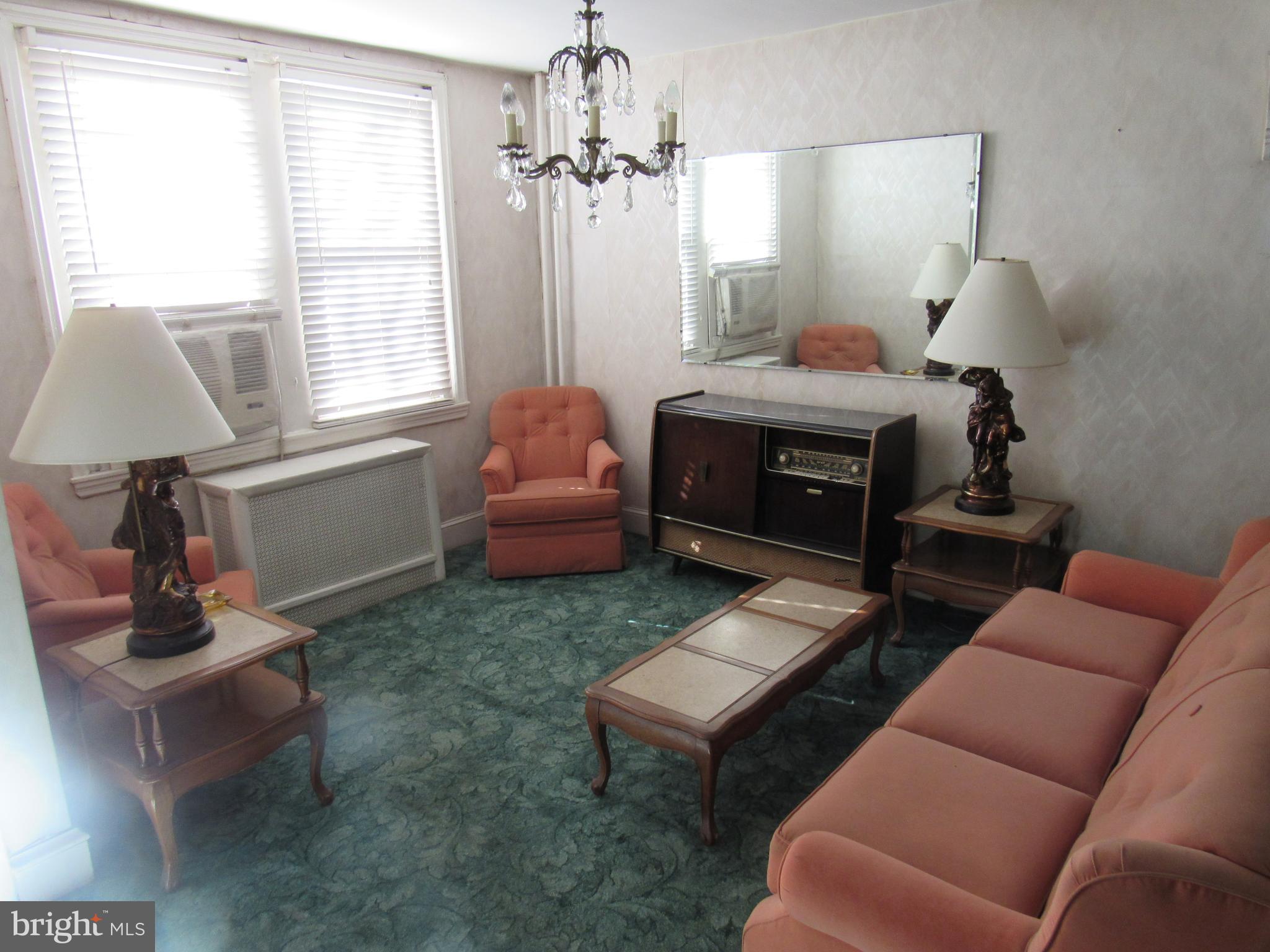 ITALIAN MARKET - Residential