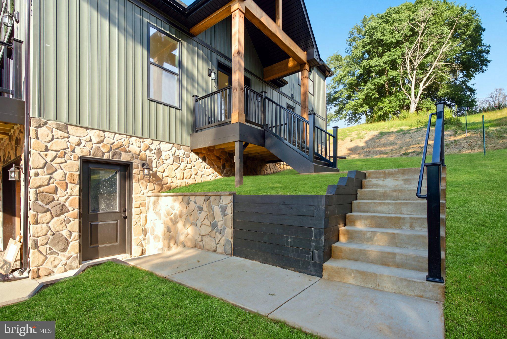 270 COUNTRY ROAD