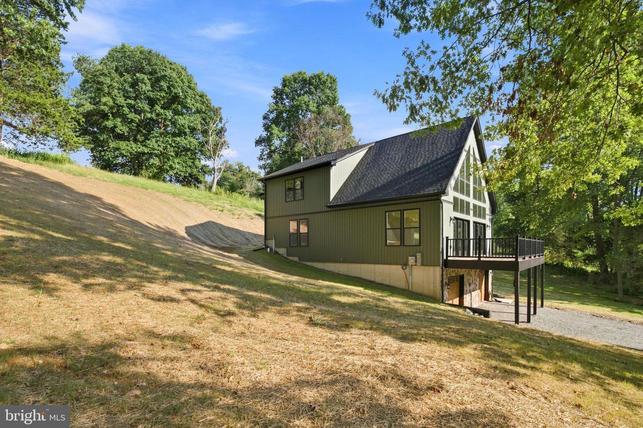 270 COUNTRY ROAD
