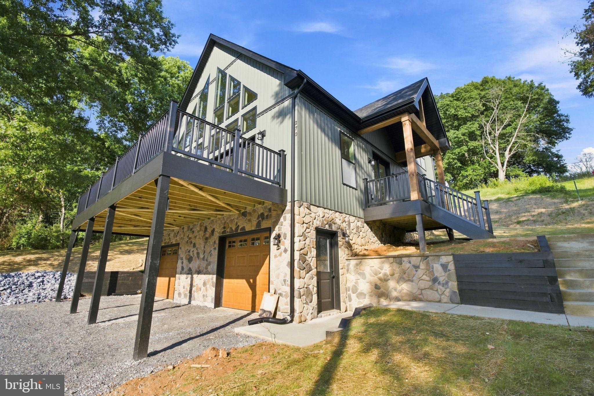 270 COUNTRY ROAD