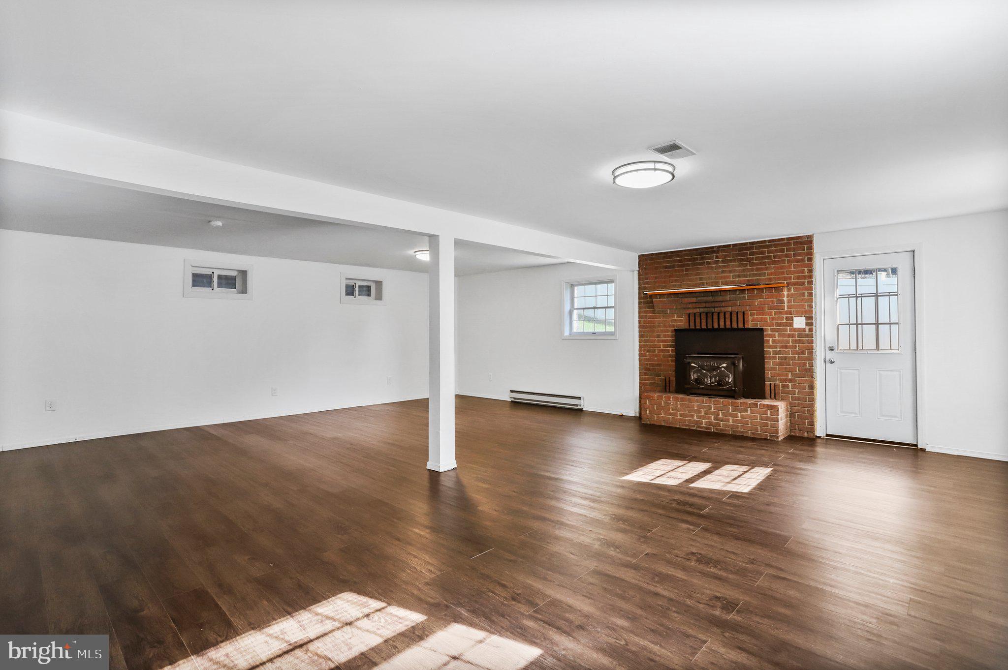 PIKE VIEW ACRES - Residential Lease