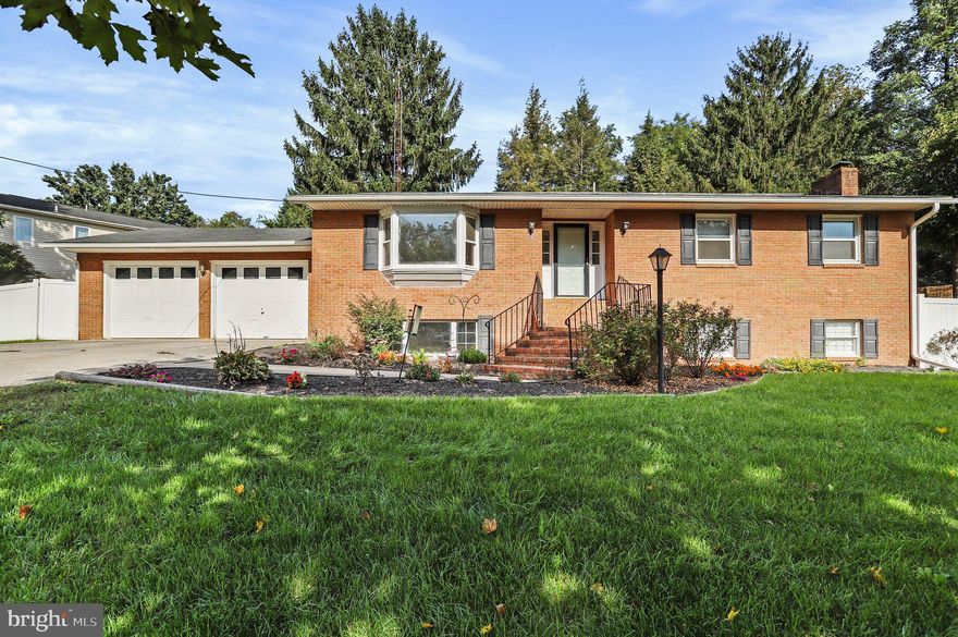 Looking for that perfect rental in an Established community that's in the Martinsburg High School  District then look no farther! This beautiful home will suite your needs, it boasts 4 Bedrooms, 3 Full Baths, and fully finished downstairs, 2 car garage, fully fenced in rear yard and is close to everything.  Tenant must pass background, credit and Criminal. Owner to pay trash, tenant responsible for the other utilities. No Smoking, No pets! Come scoop this one up before the Holidays!
$40 per person  over the age of 18 that will be living in the house- application fee