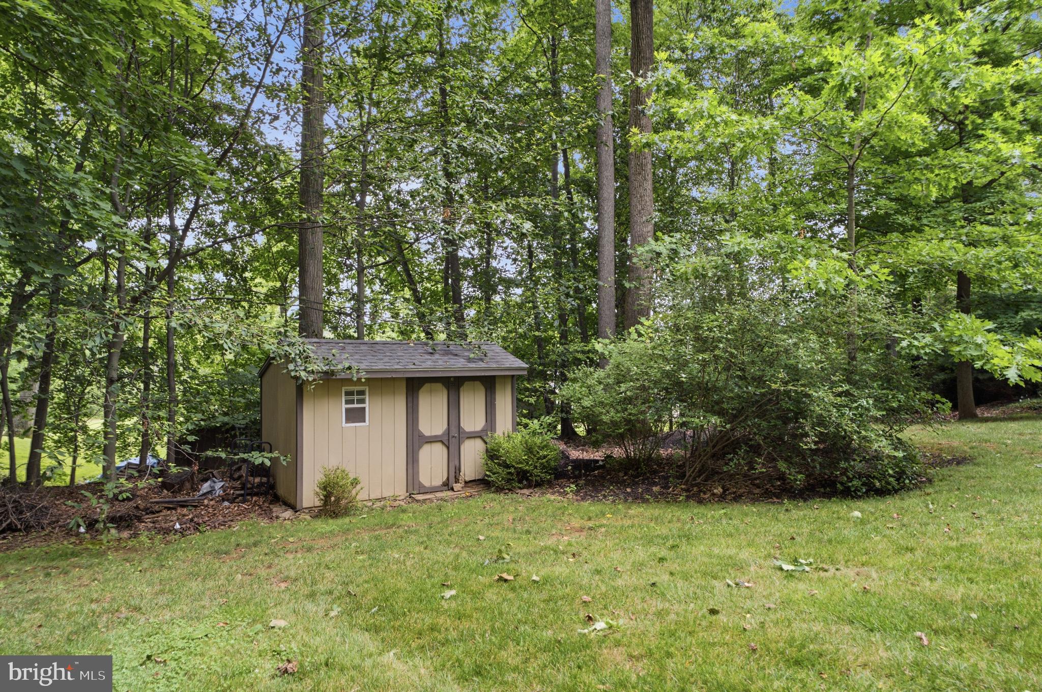 Welcome to 661 St. Matthews Road a meticulously updated custom home s – image 56