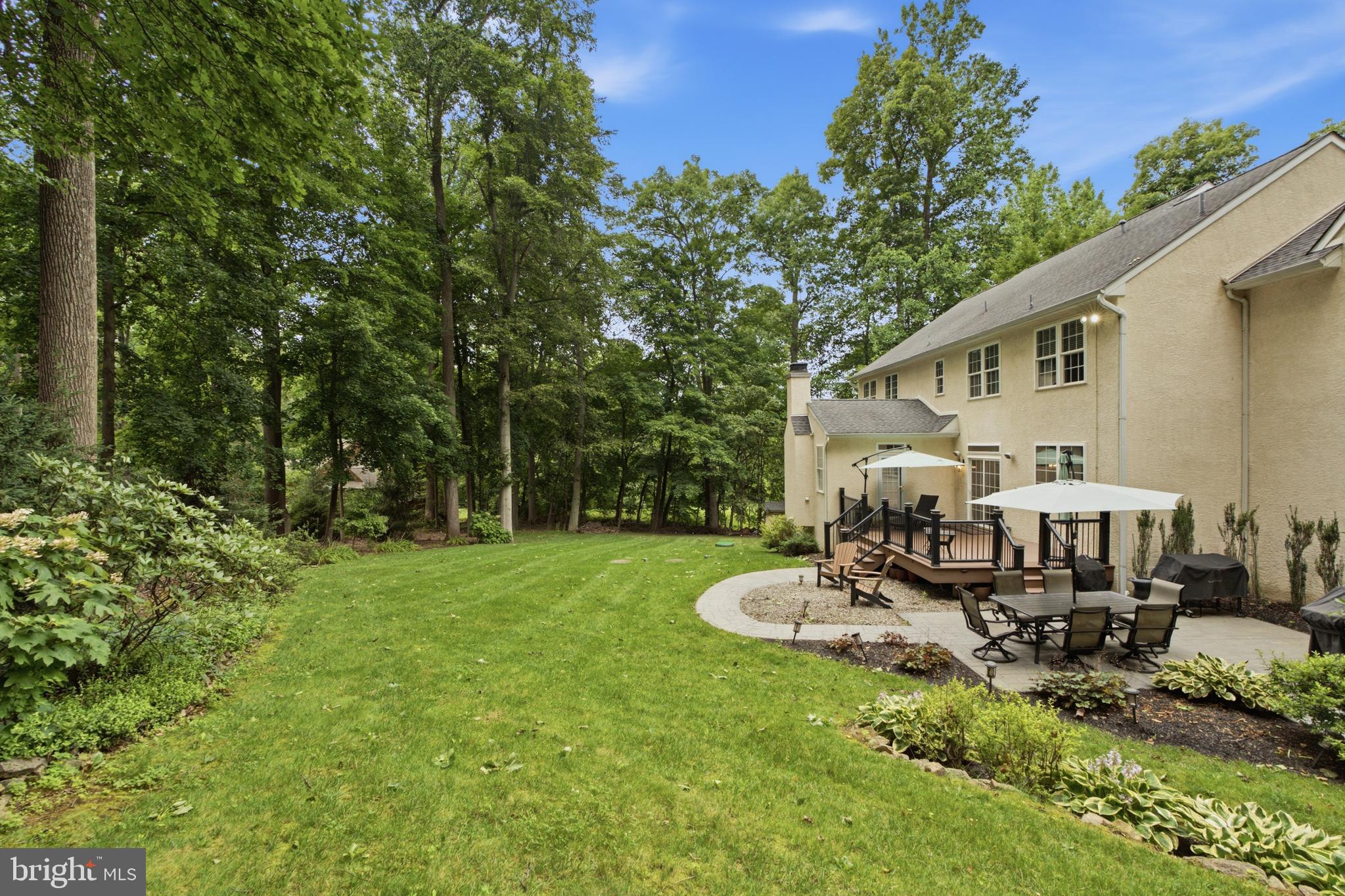 Welcome to 661 St. Matthews Road a meticulously updated custom home s – image 49