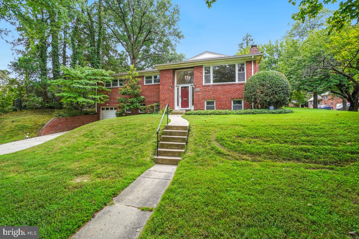 9016 LEVELLE DRIVE