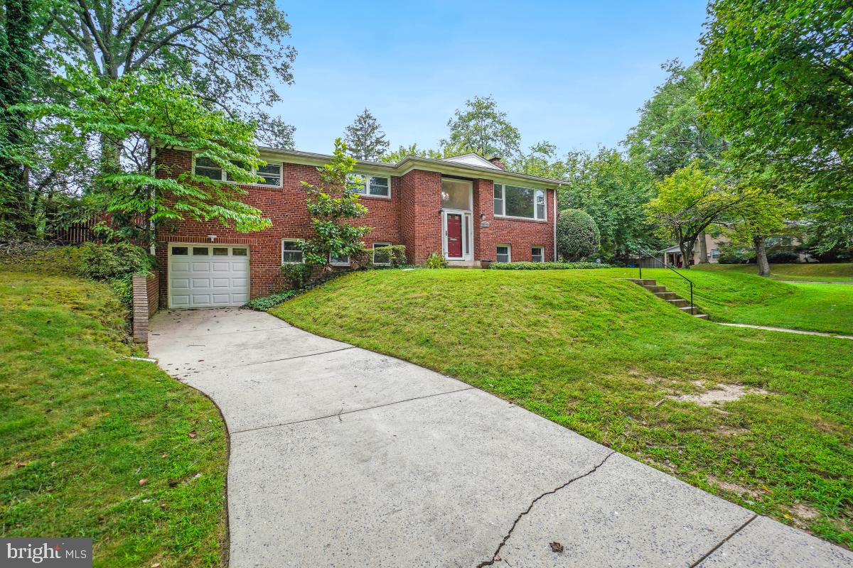 9016 LEVELLE DRIVE