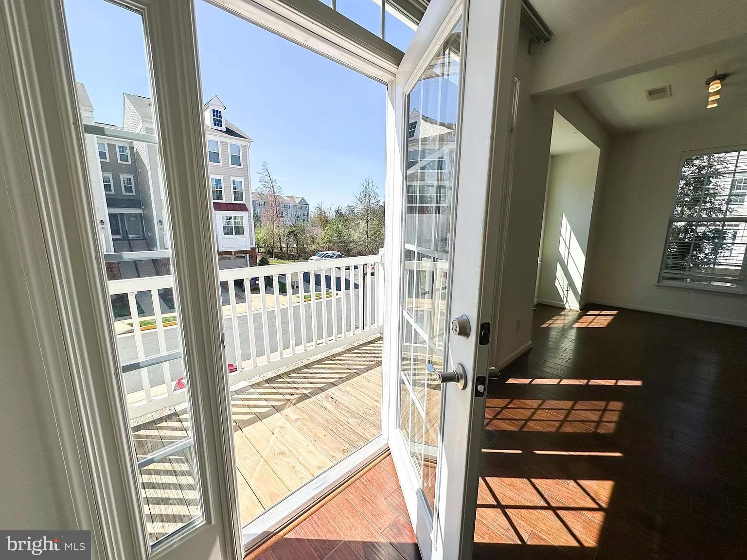 CASCADES PLACE CONDOMINIUM - Residential Lease