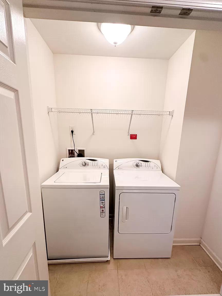 CASCADES PLACE CONDOMINIUM - Residential Lease