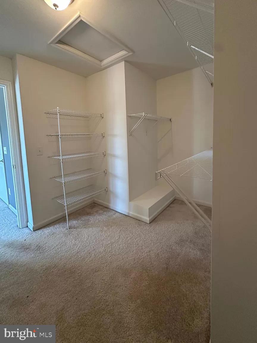 CASCADES PLACE CONDOMINIUM - Residential Lease