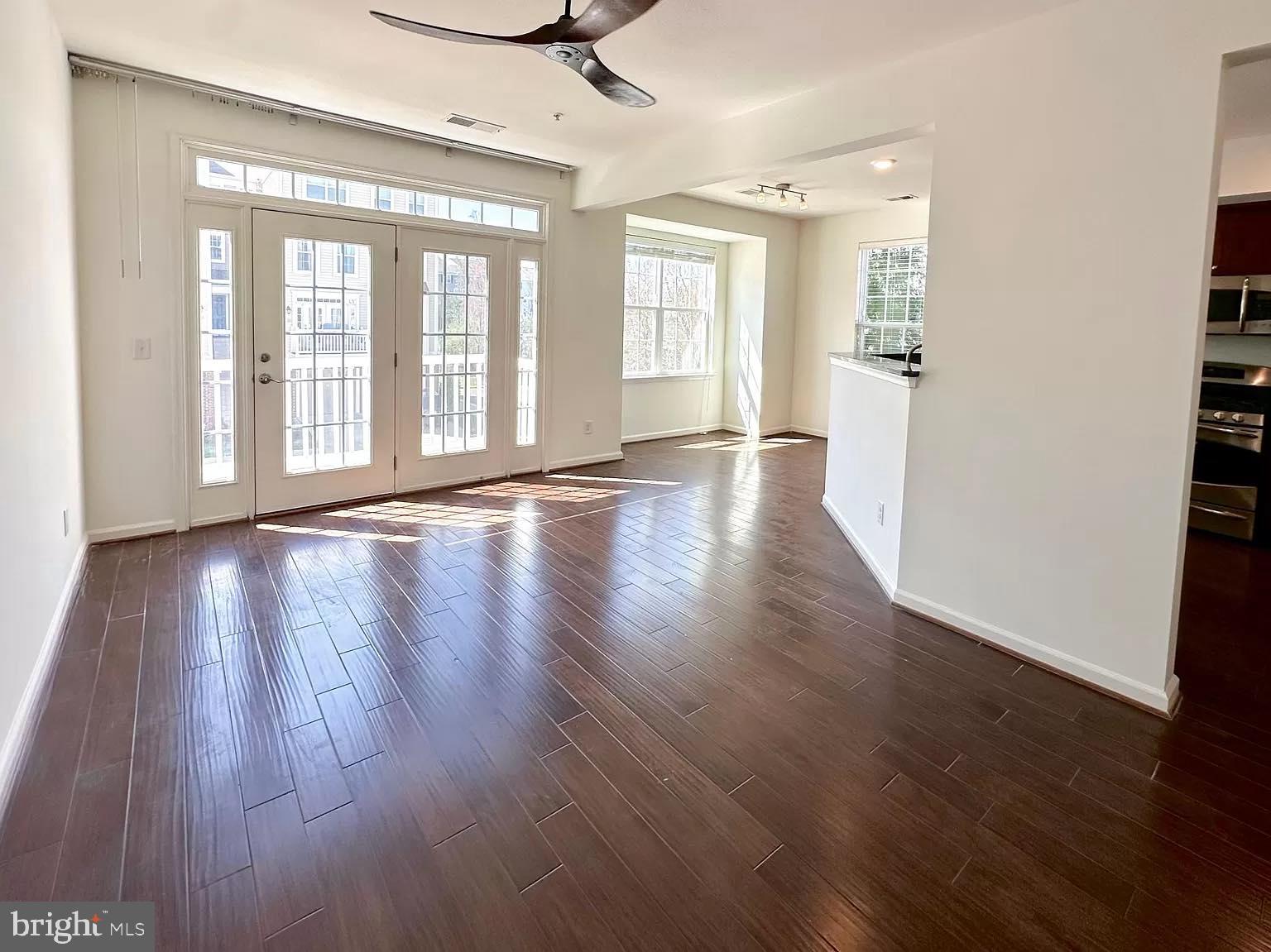 CASCADES PLACE CONDOMINIUM - Residential Lease