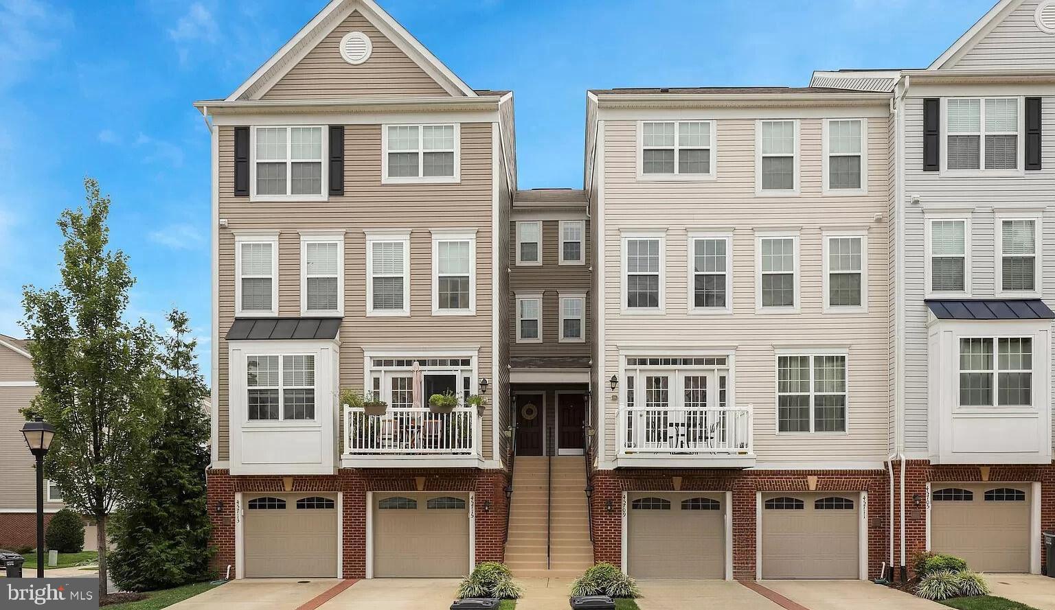 CASCADES PLACE CONDOMINIUM - Residential Lease