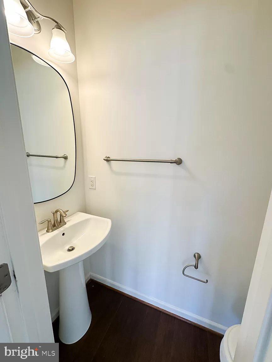 CASCADES PLACE CONDOMINIUM - Residential Lease