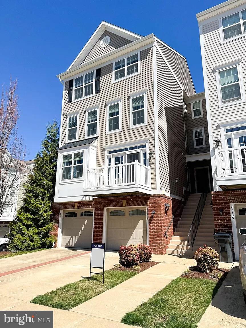 CASCADES PLACE CONDOMINIUM - Residential Lease