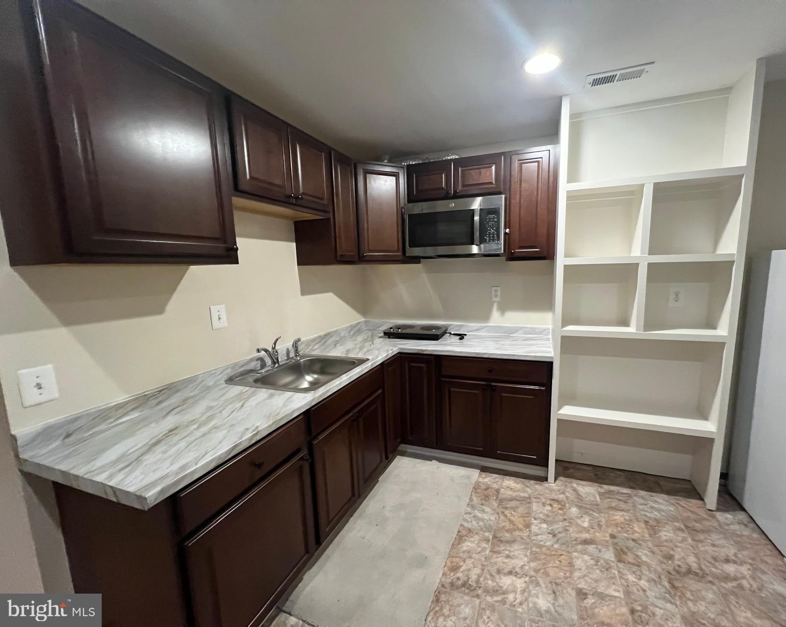 4272 WILTSHIRE PLACE (BASEMENT ONLY)