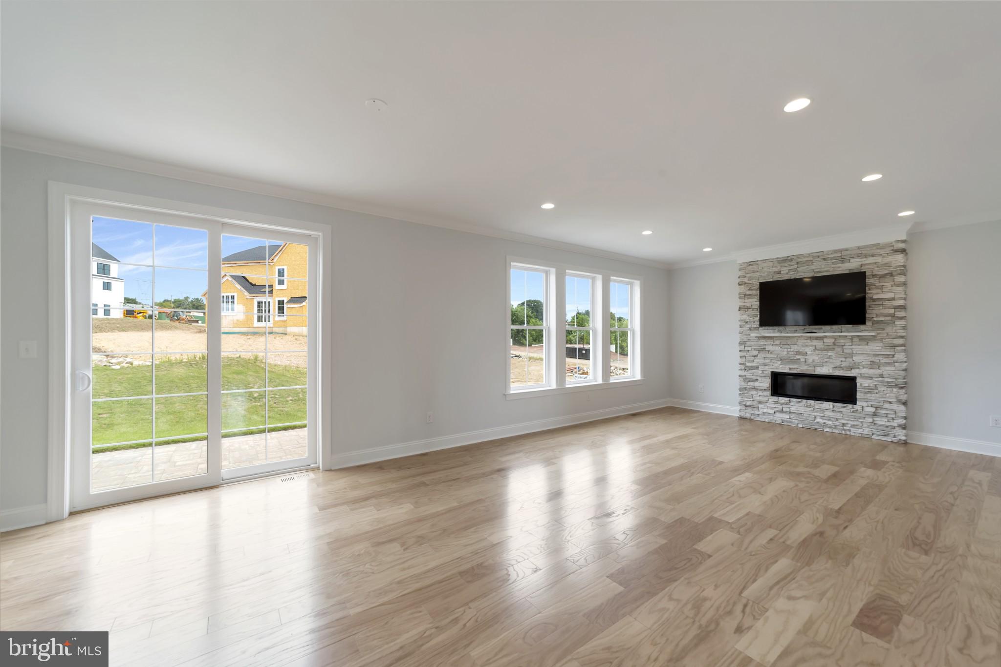 PLYMOUTH VALLEY ESTATES - Residential