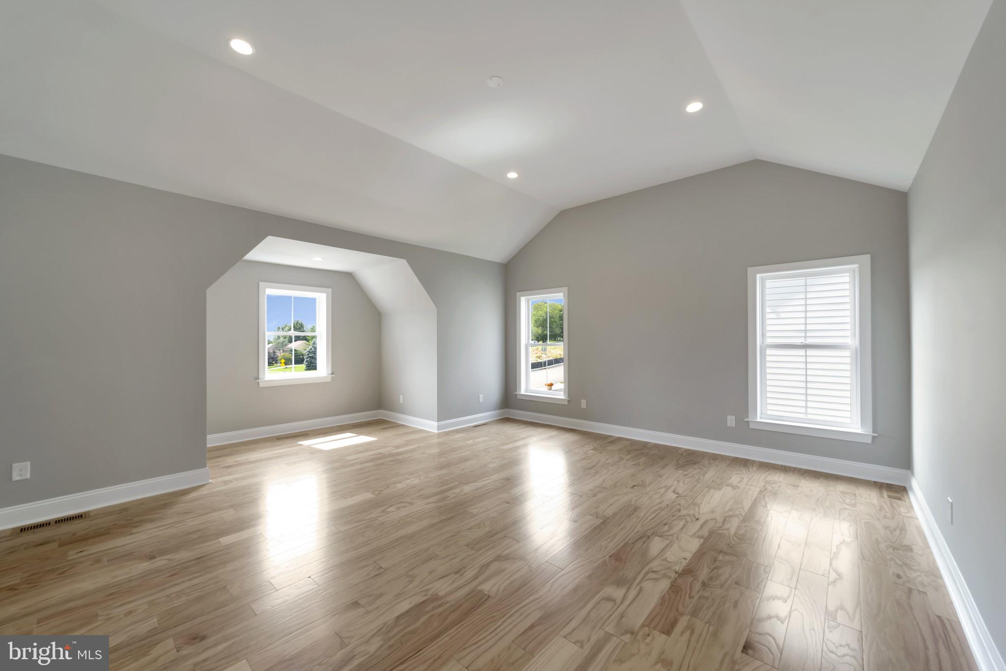 PLYMOUTH VALLEY ESTATES - Residential