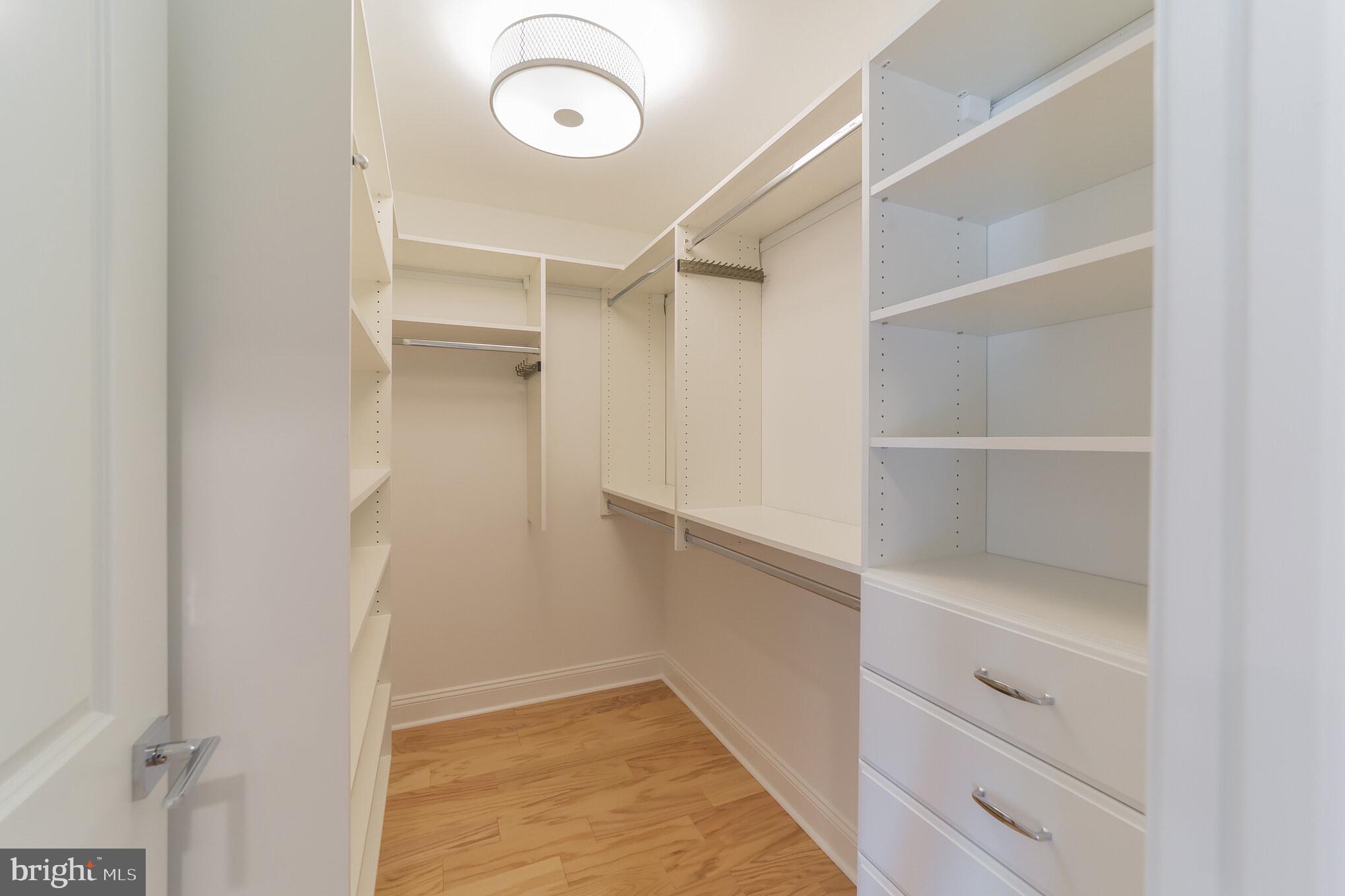 PLYMOUTH VALLEY ESTATES - Residential