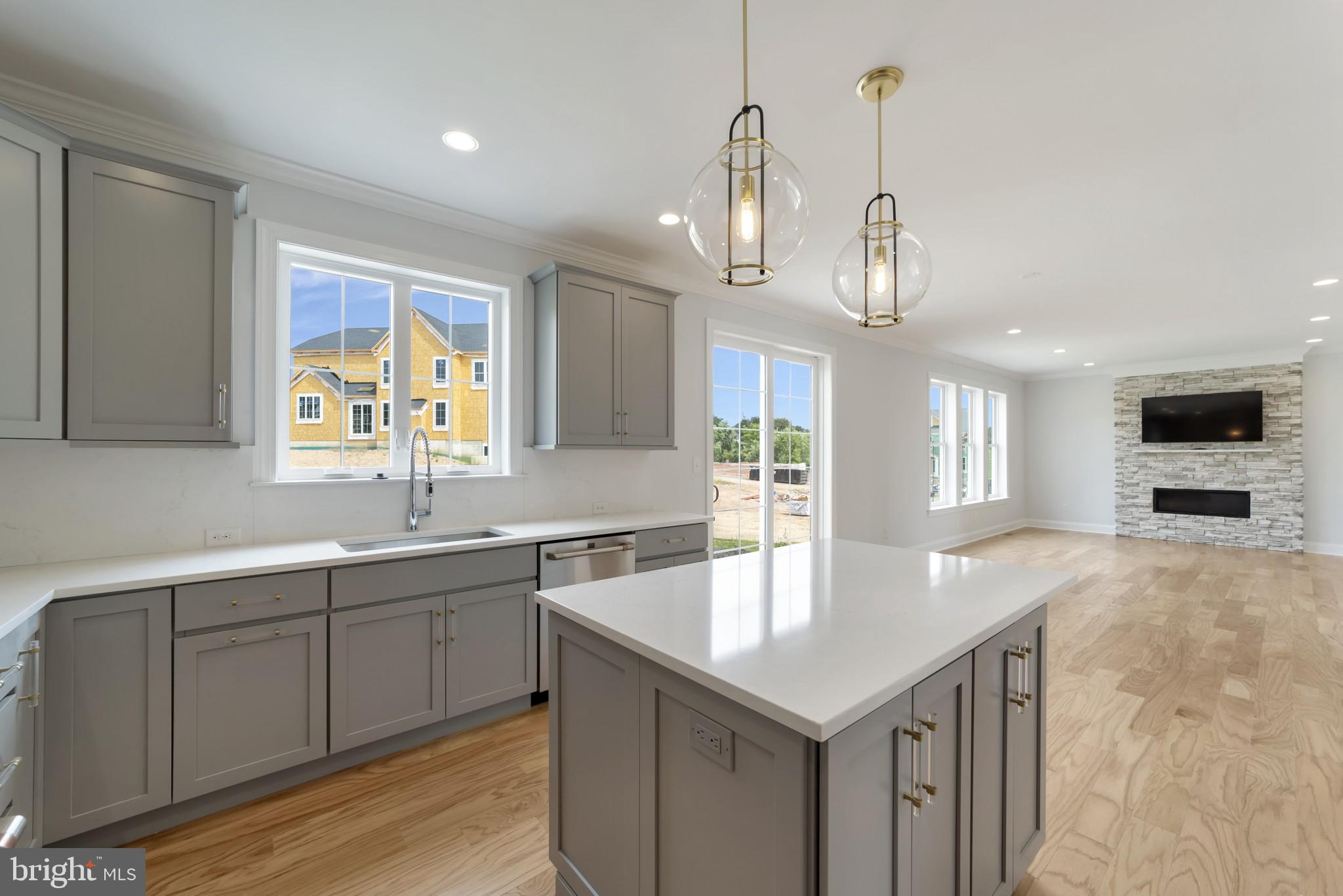 PLYMOUTH VALLEY ESTATES - Residential