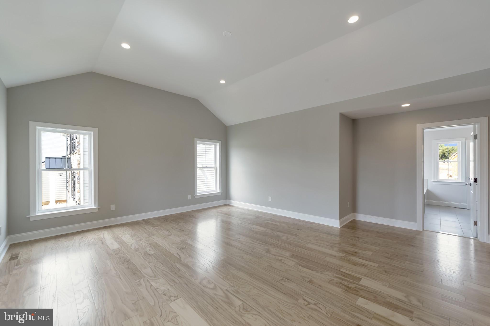 PLYMOUTH VALLEY ESTATES - Residential