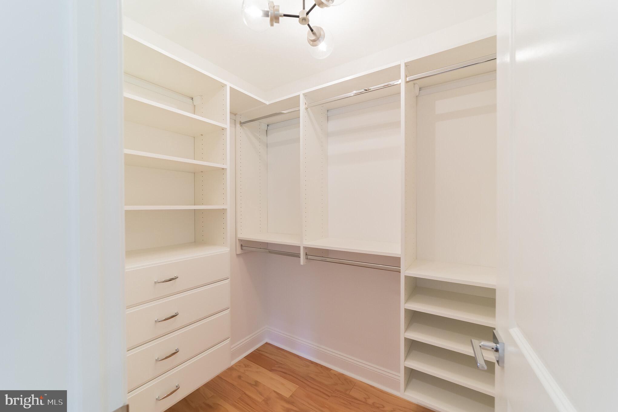 PLYMOUTH VALLEY ESTATES - Residential