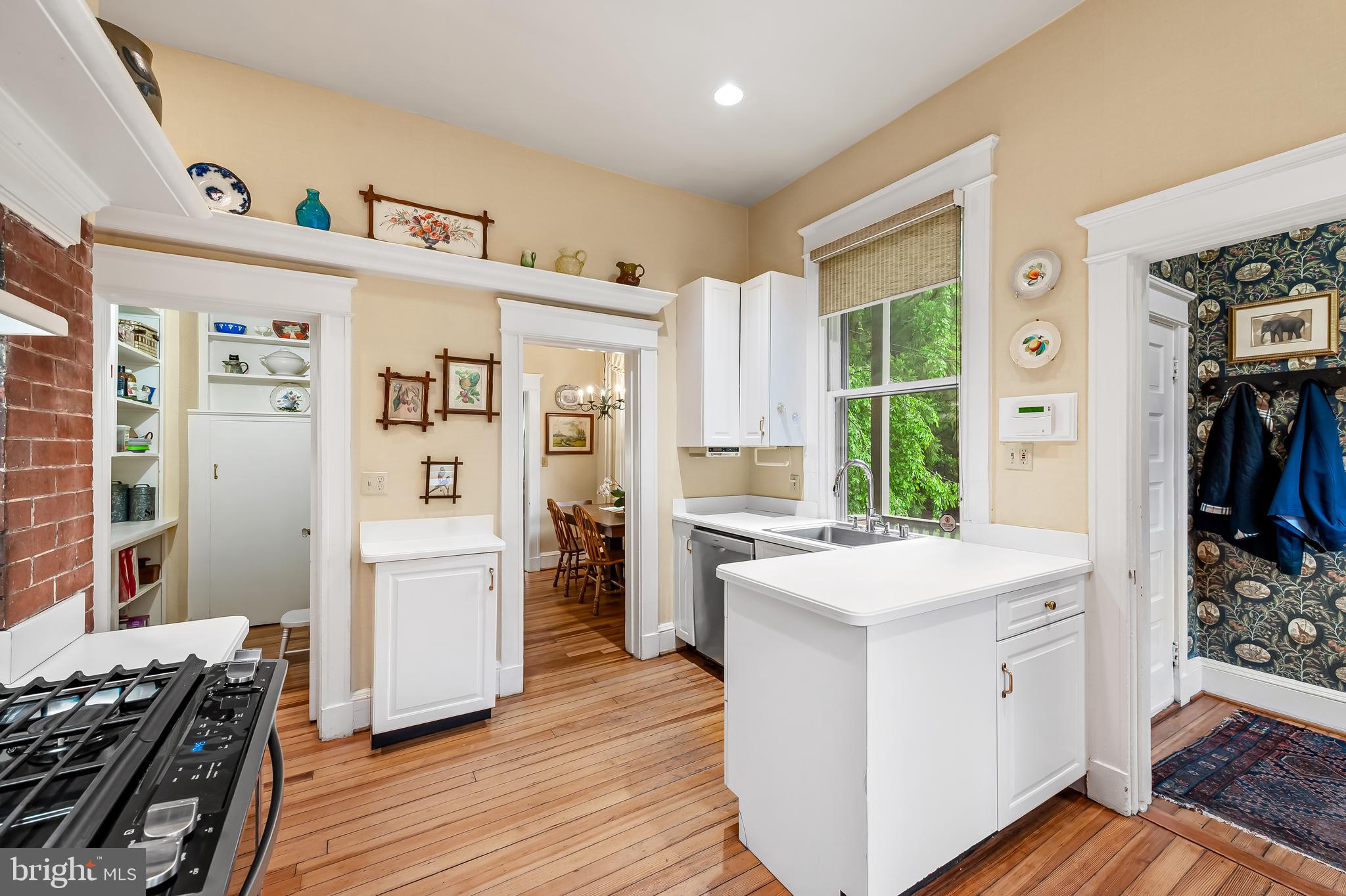 ROLAND PARK - Residential