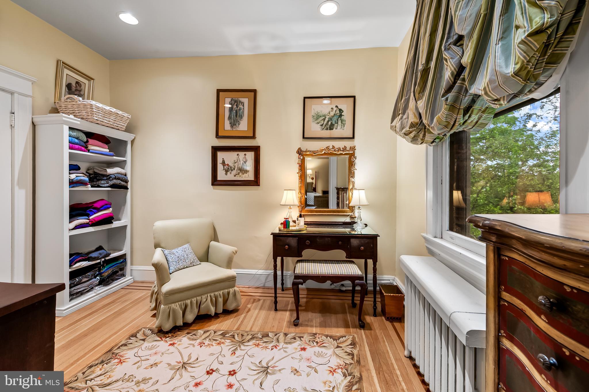 ROLAND PARK - Residential