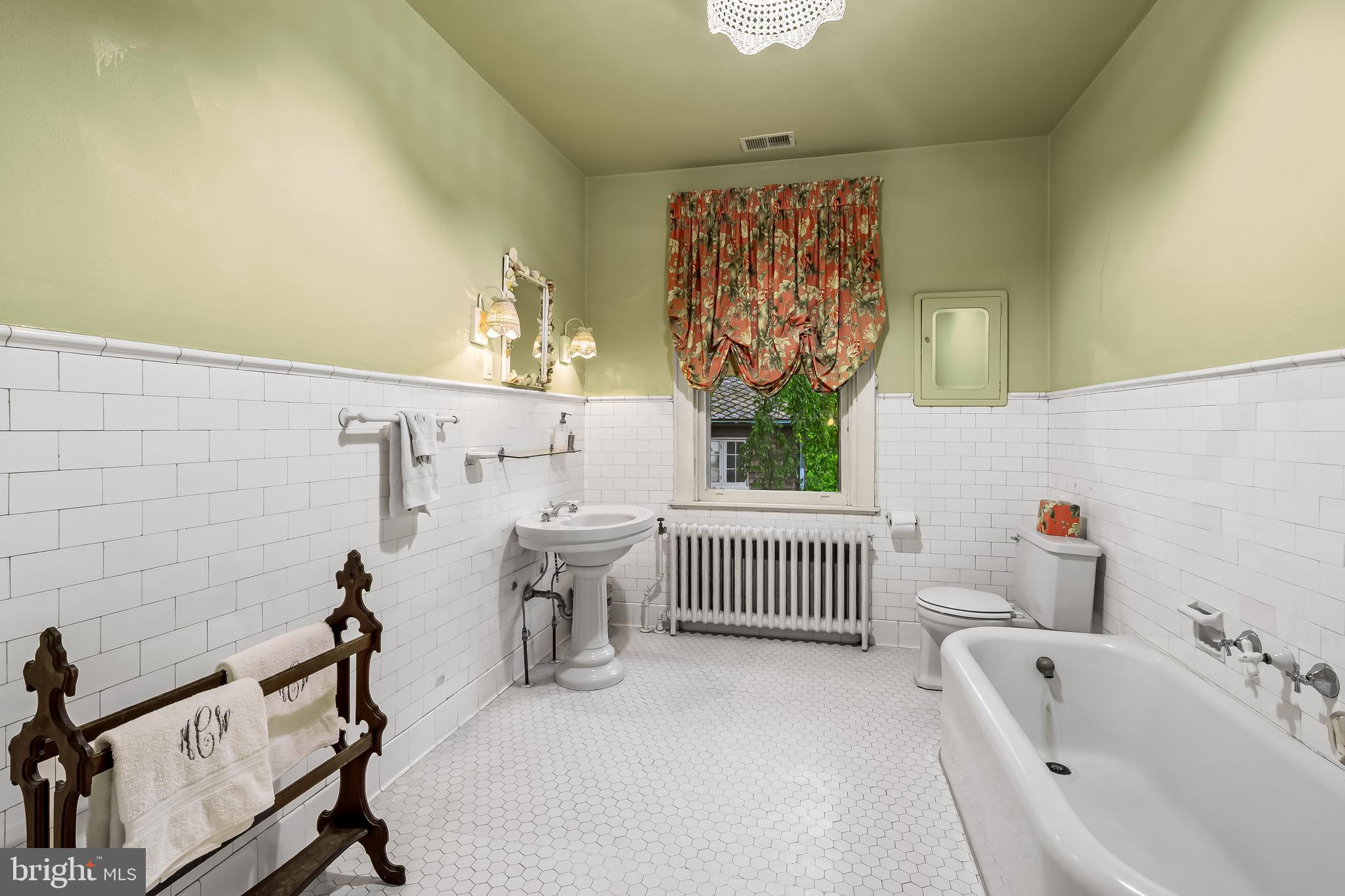 ROLAND PARK - Residential