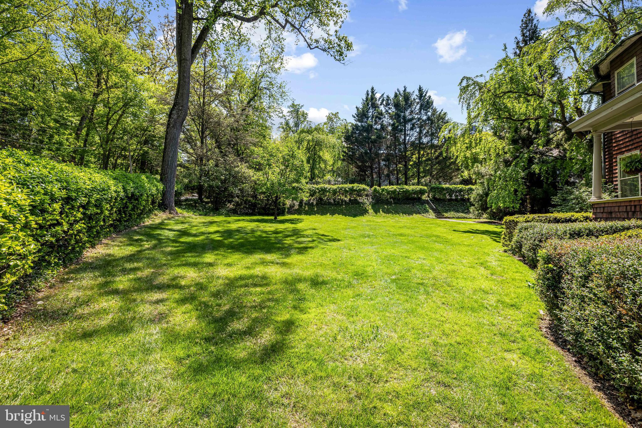 ROLAND PARK - Residential