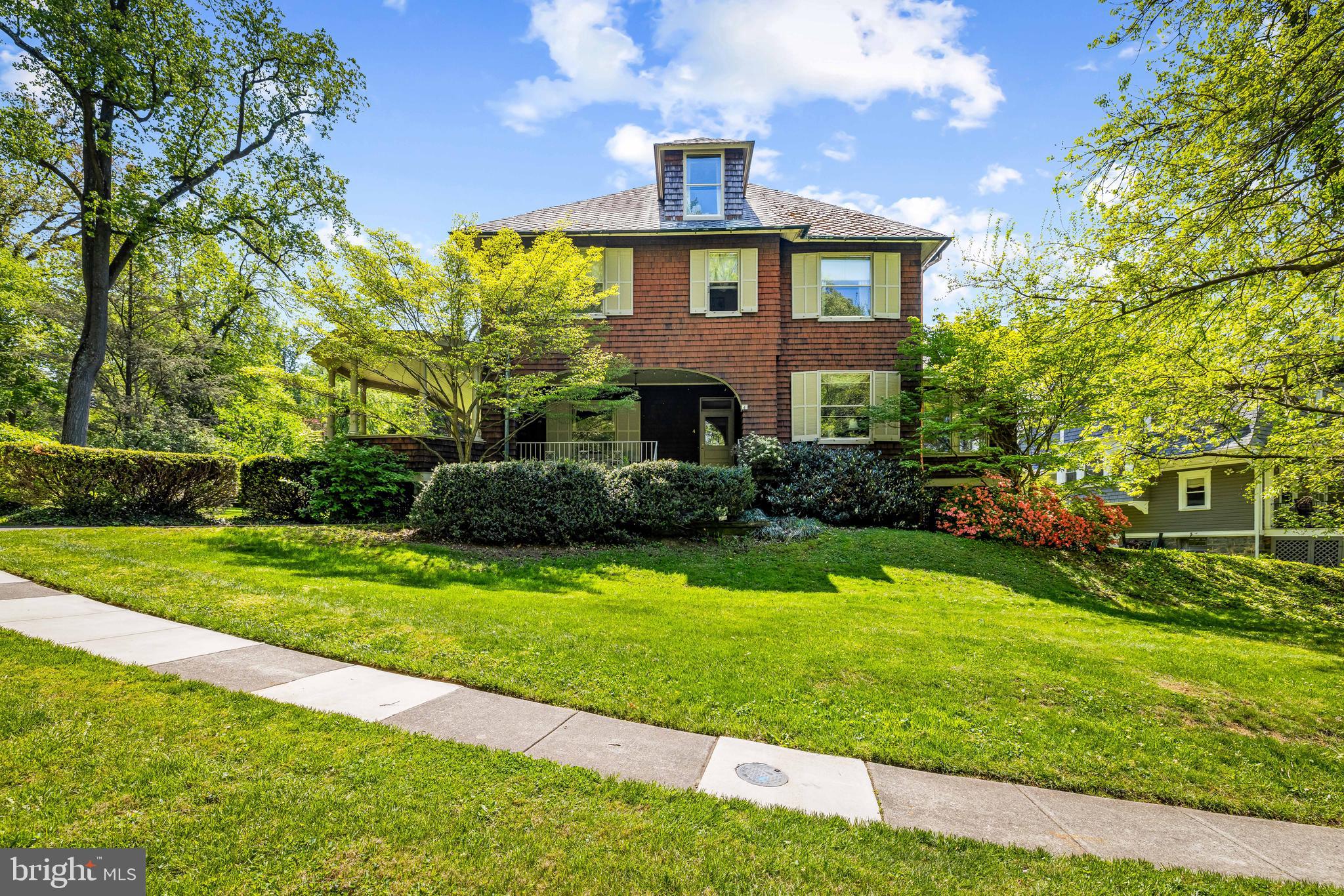 ROLAND PARK - Residential
