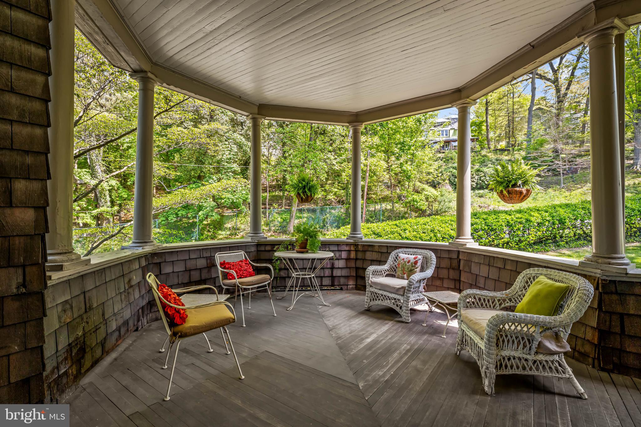 ROLAND PARK - Residential