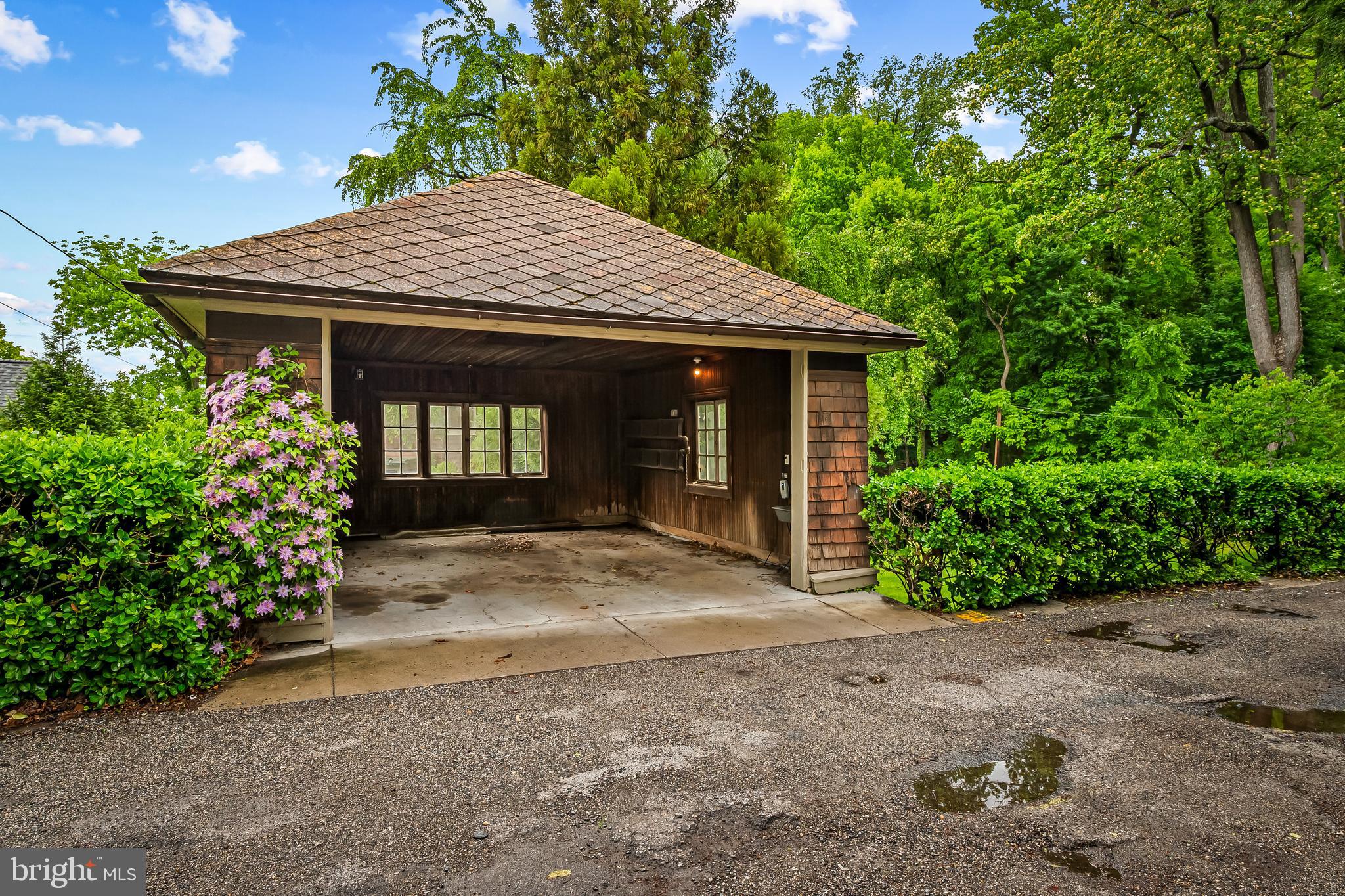 ROLAND PARK - Residential