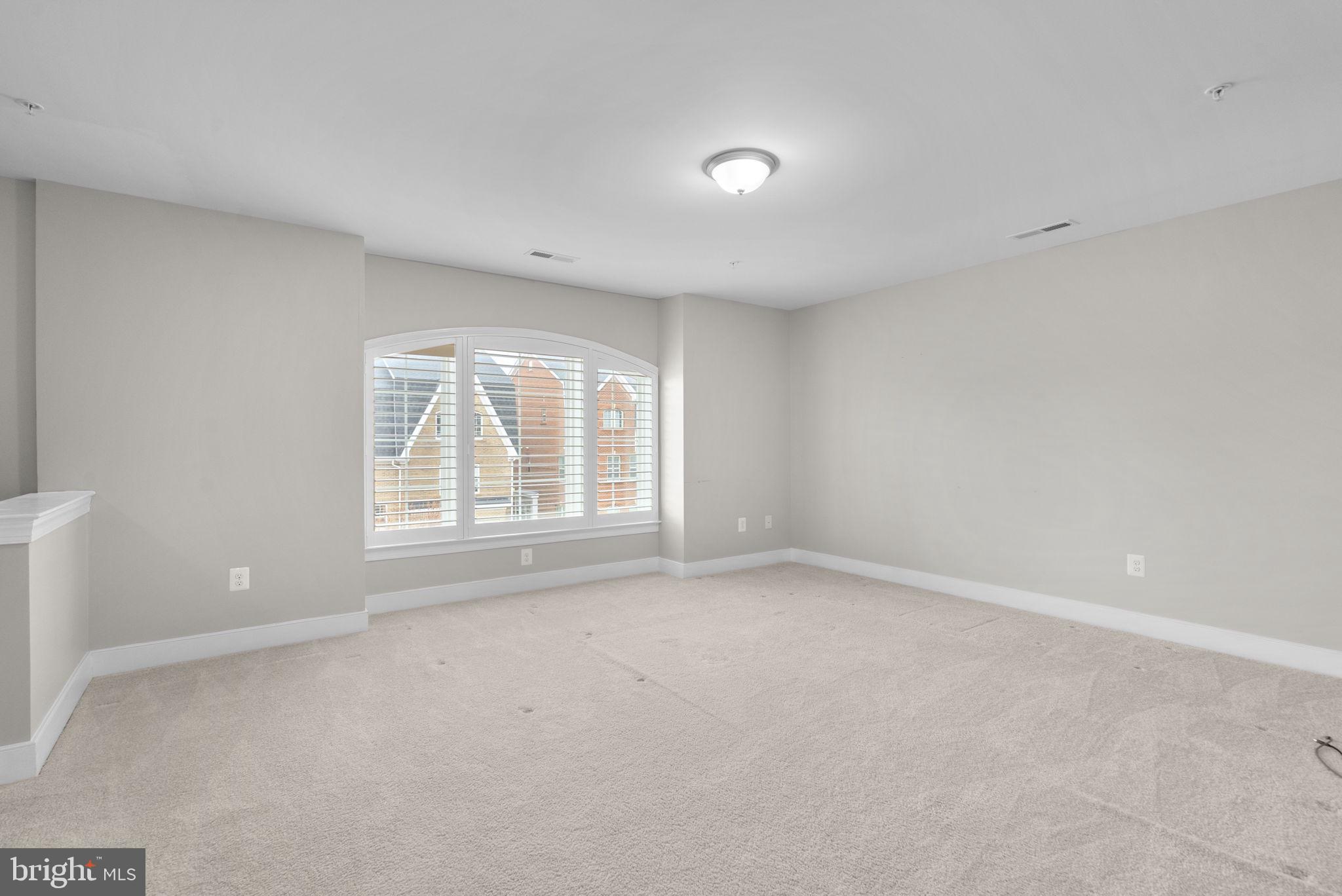 CROWN FARM - Residential