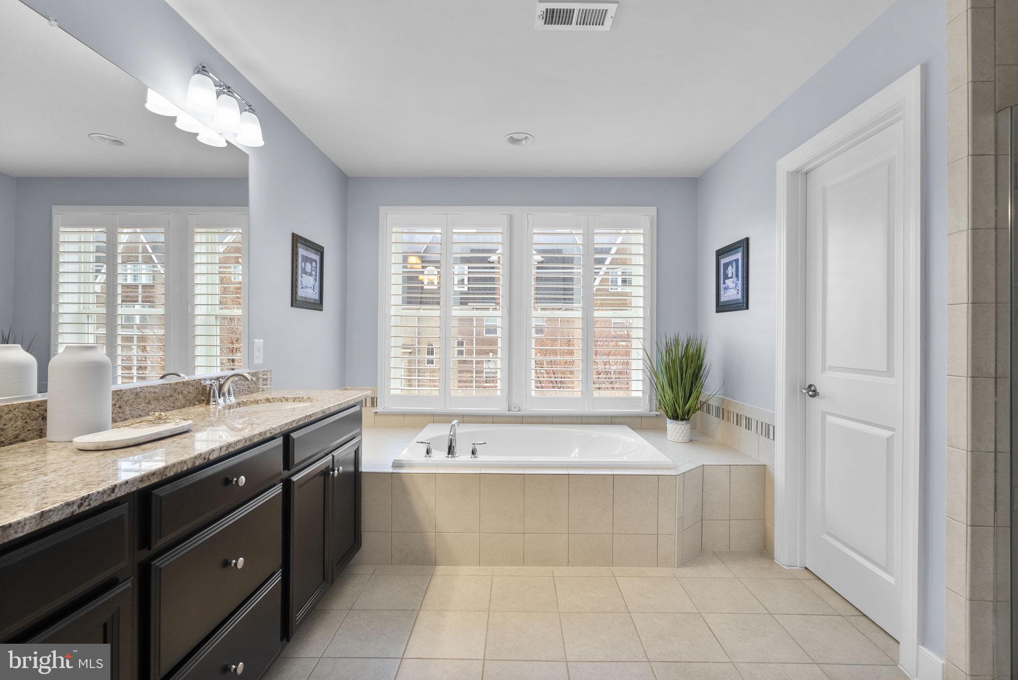 CROWN FARM - Residential