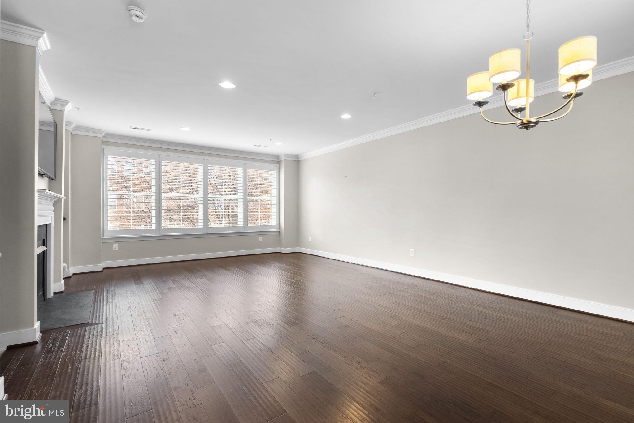 CROWN FARM - Residential