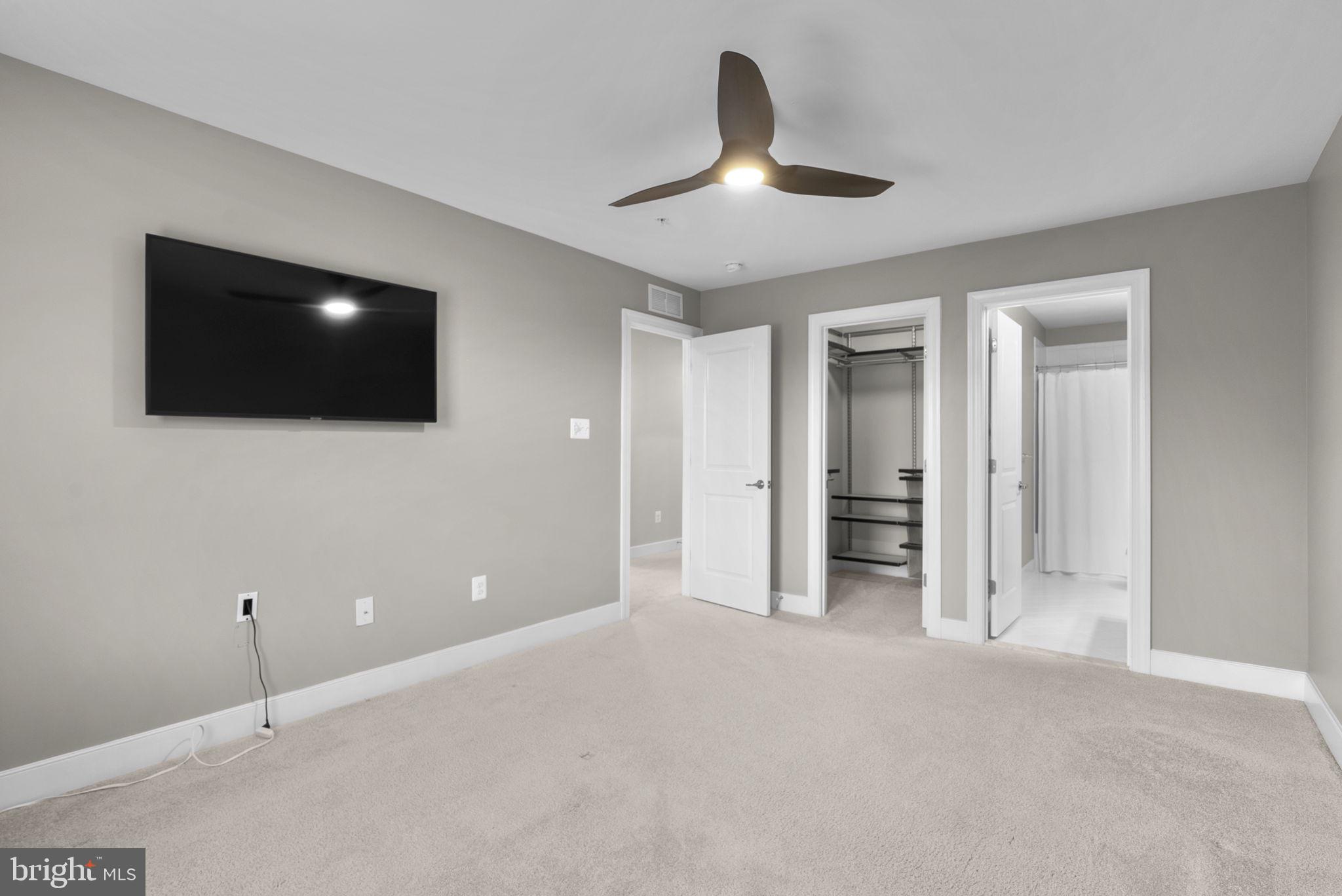 CROWN FARM - Residential