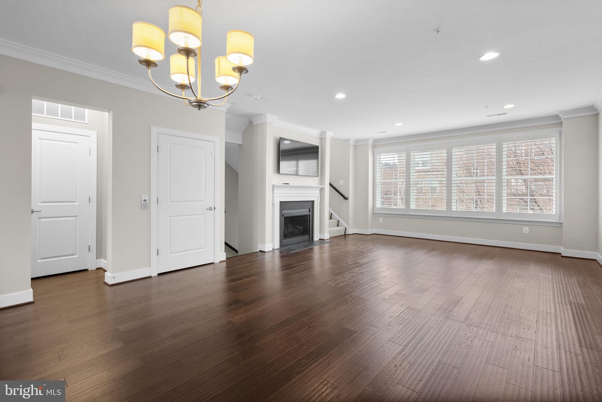 CROWN FARM - Residential