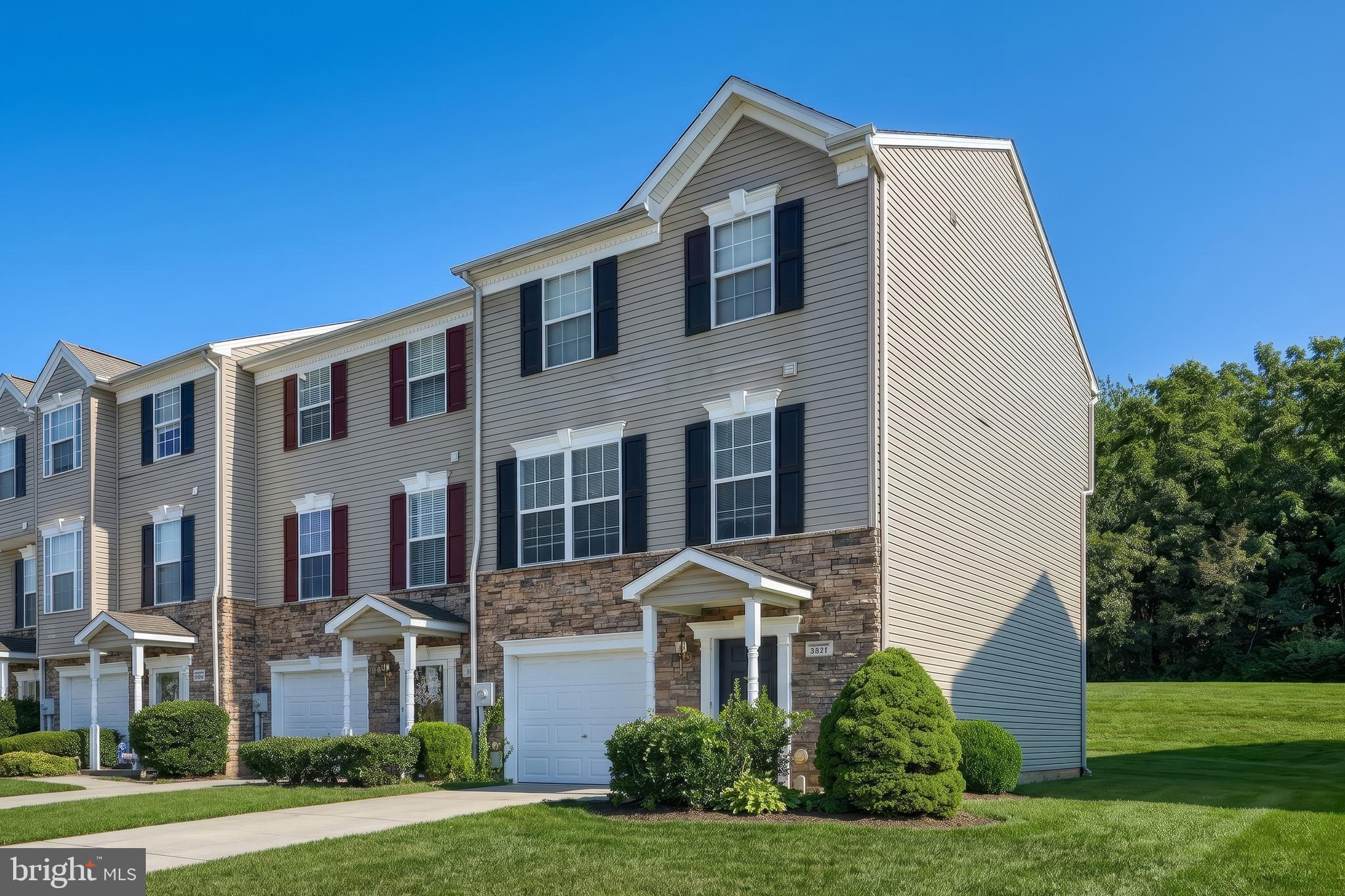 3831 ARMORY LANE 3831