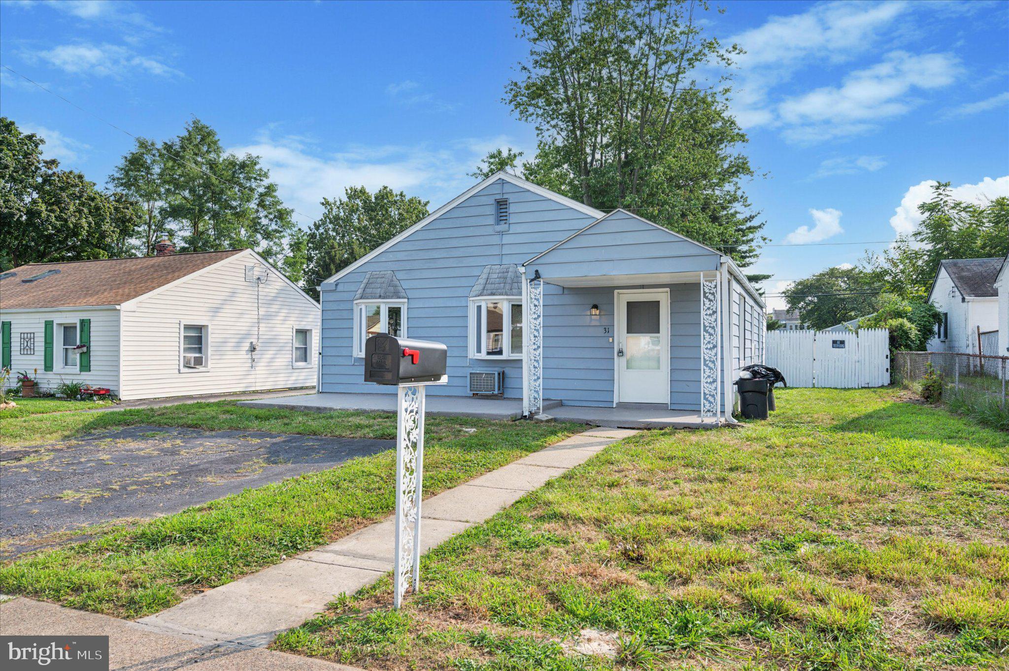 31 SCARLET AVENUE