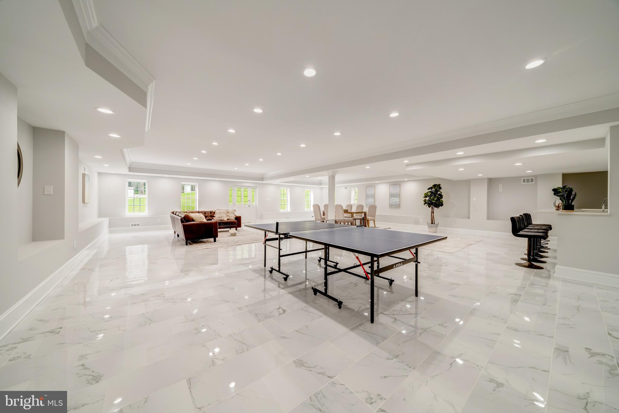 ROLLING VALLEY - Residential Lease