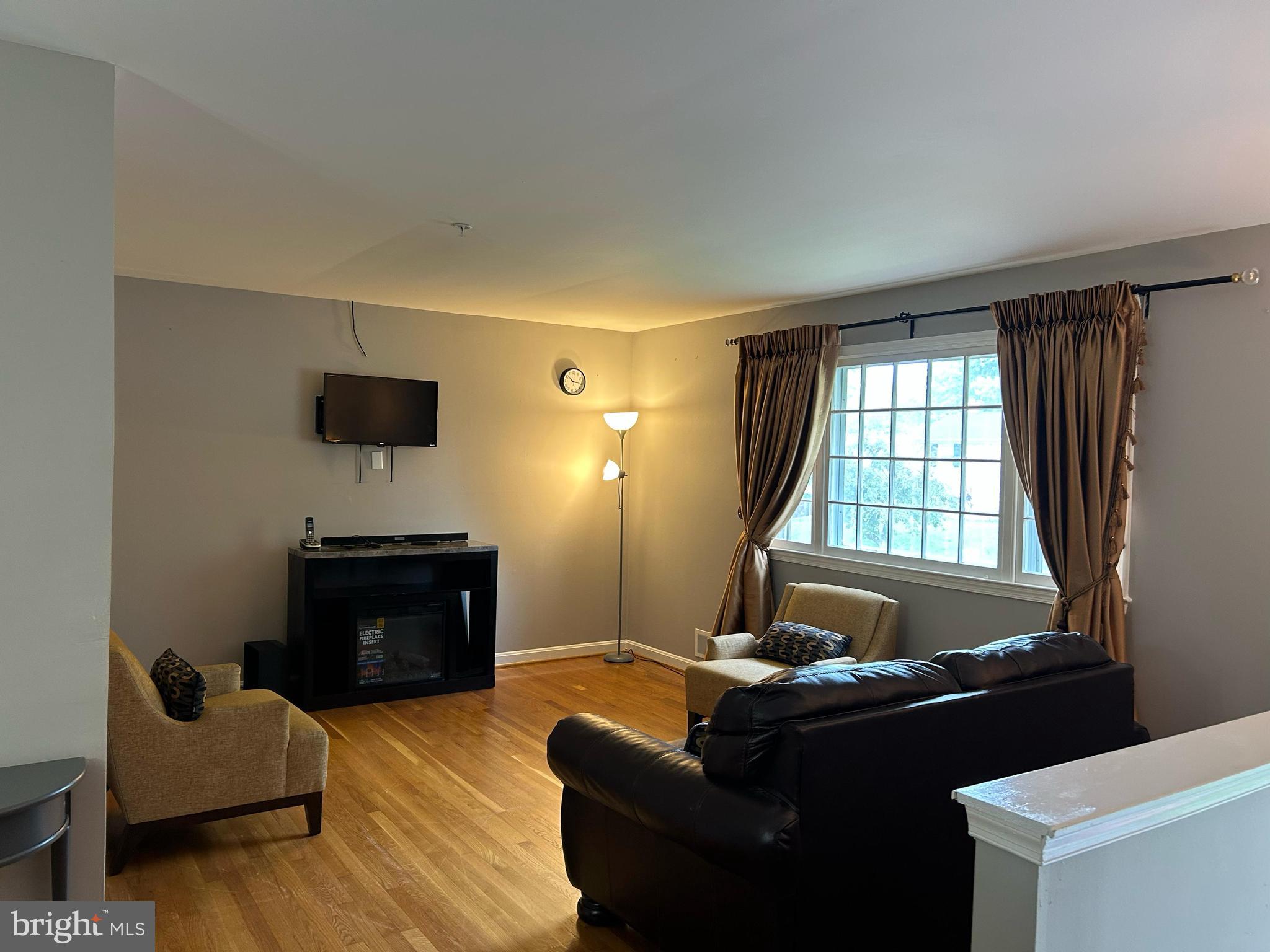 HOLLAWAY ESTATES - Residential Lease