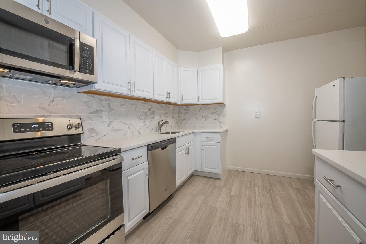 HAVERFORD HILL - Residential