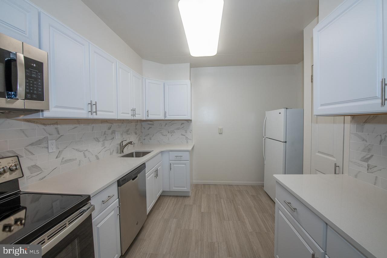 HAVERFORD HILL - Residential