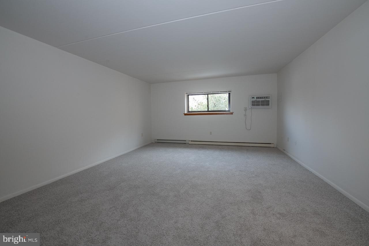 HAVERFORD HILL - Residential