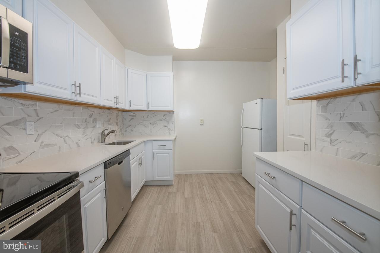 HAVERFORD HILL - Residential