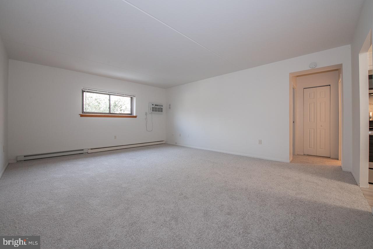 HAVERFORD HILL - Residential