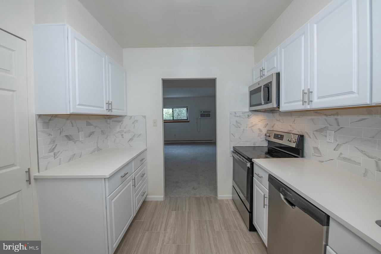 HAVERFORD HILL - Residential